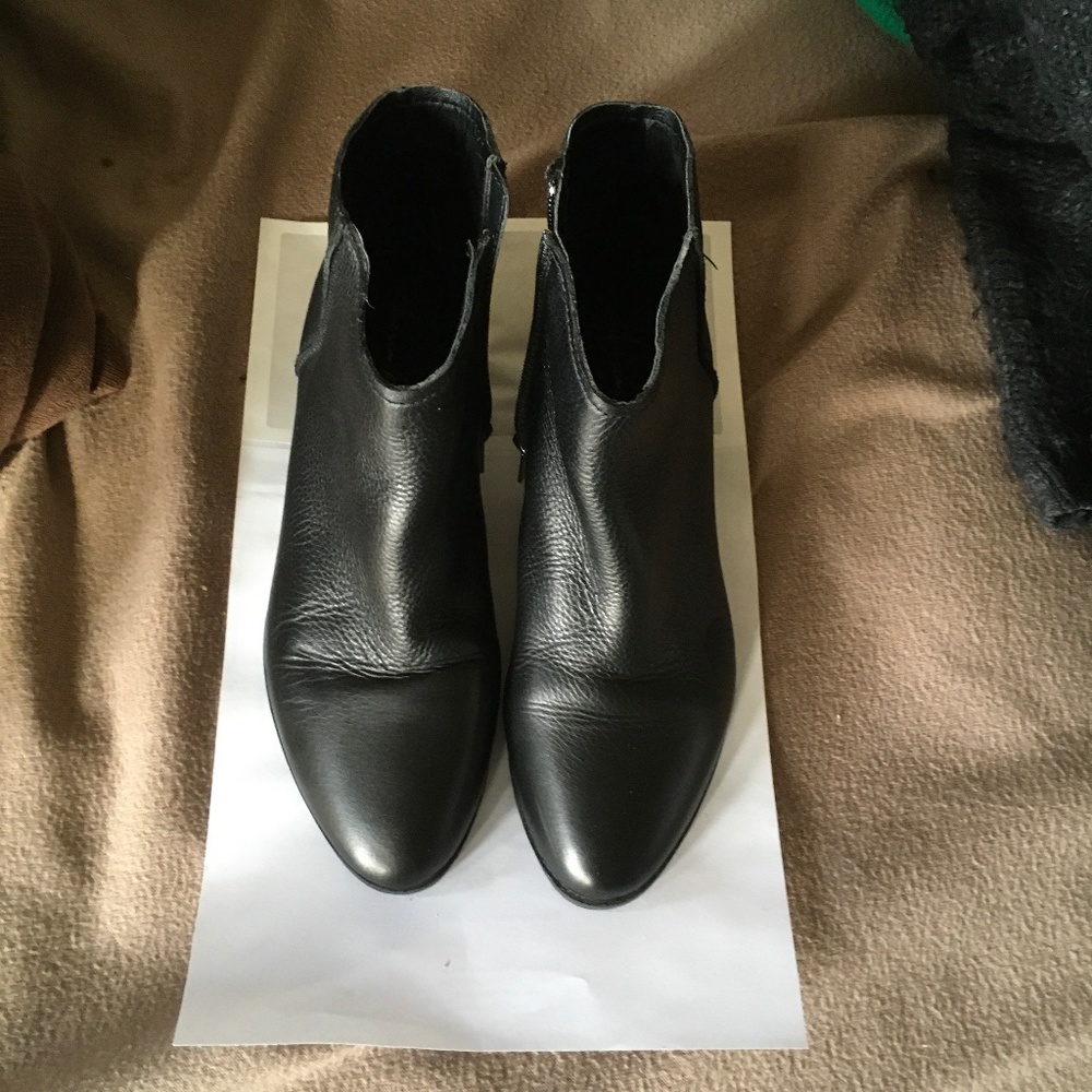 Casual boots